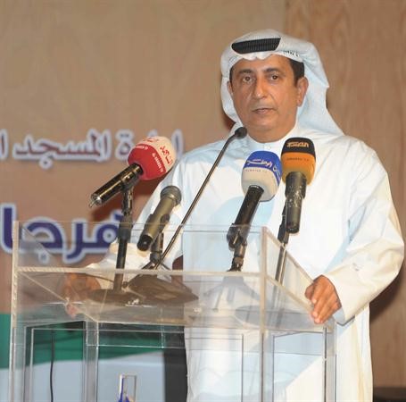 العمر يتحدث في اللقاء