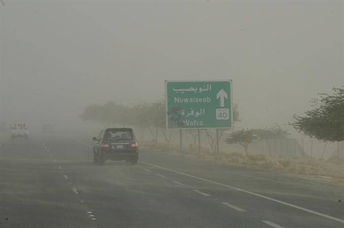 انعدام الرؤية نتيجة هبوب الرياح