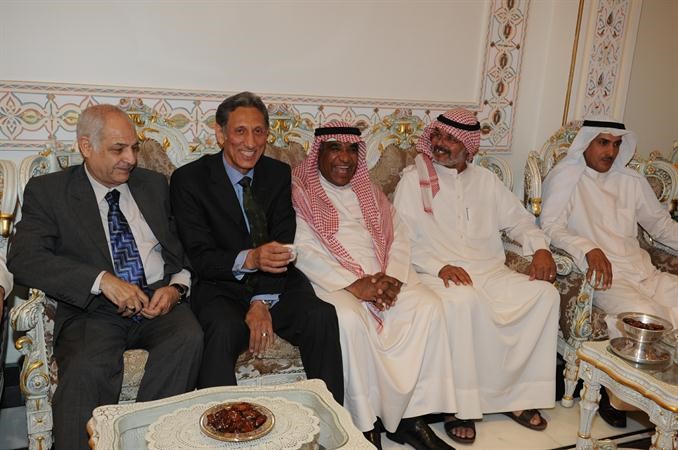 دطالب الرفاعي ومحمود حربي وبعض الحضور