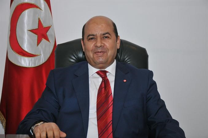 السفير التونسي الصغير الفطناسي	 محمد خلوصي