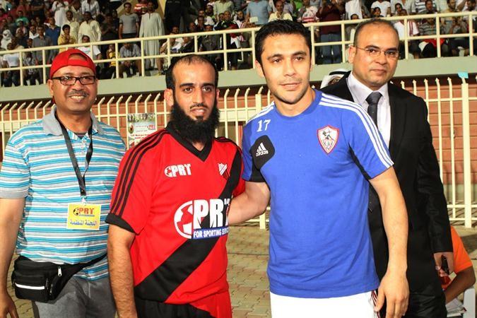 الصقر احمد حسن مع اللاعب المعتزل الشيباني