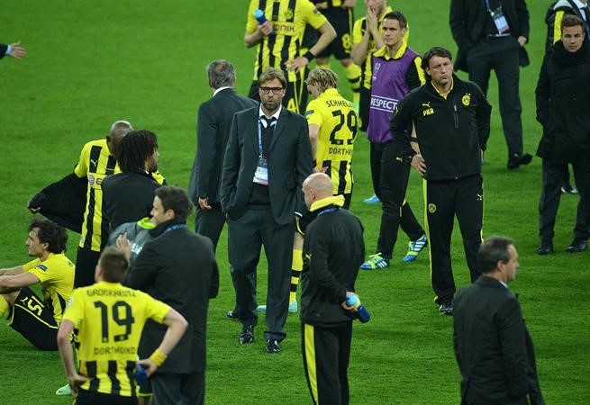 مدرب دورتموند يورغن كلوب ولاعبوه قدموا اداء رائعا رغم الهزيمة امام بايرن في النهائي افپ