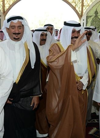 سمو ولي العهد يحيي الحضور