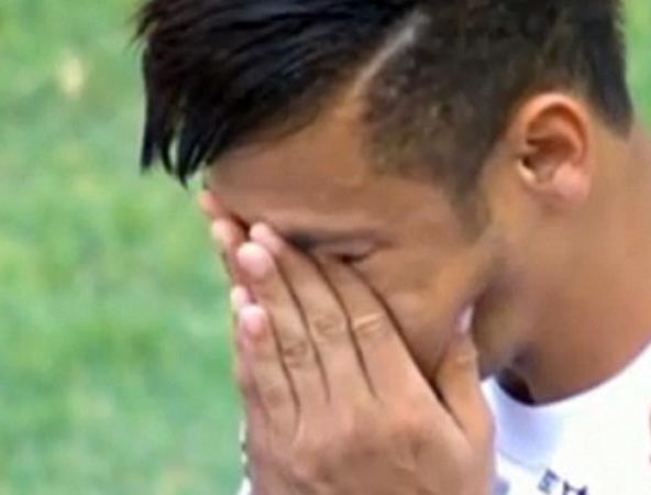 بالفيديو.. نيمار يودع فريق سانتوس وأنصاره بالدموع 