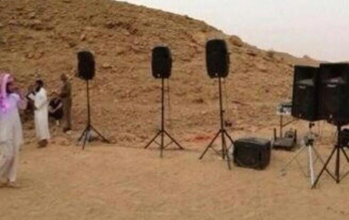 بالفيديو.. اللحظات الأولى لمداهمة حفل " عبدة الشيطان " في السعودية