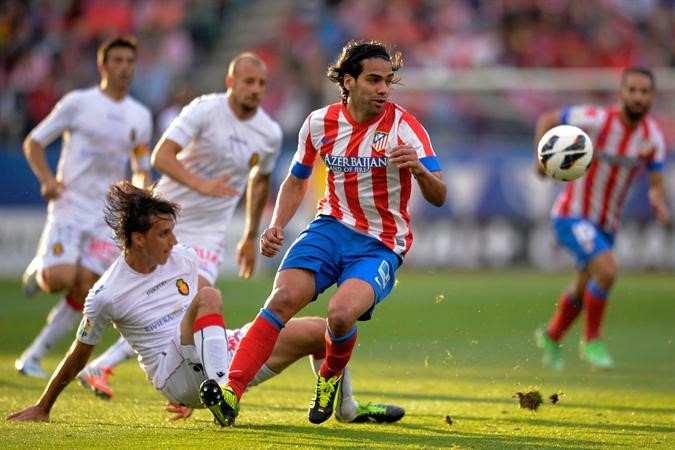 مهاجم اتلتيكو مدريد فالكاو في الطريق الى موناكو افپ
