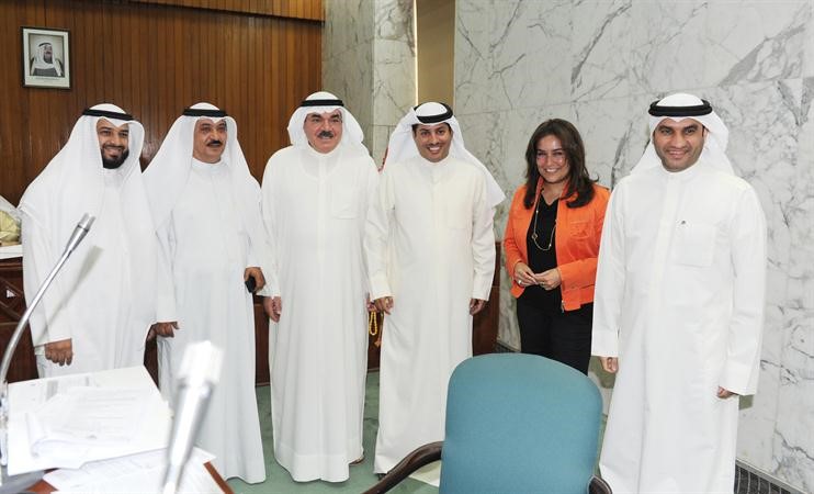 زيد العازمي مع عبدالله الكندري وماشواق المضف واحمد البغلي وم موسى الصراف وعبدالله العنزي

