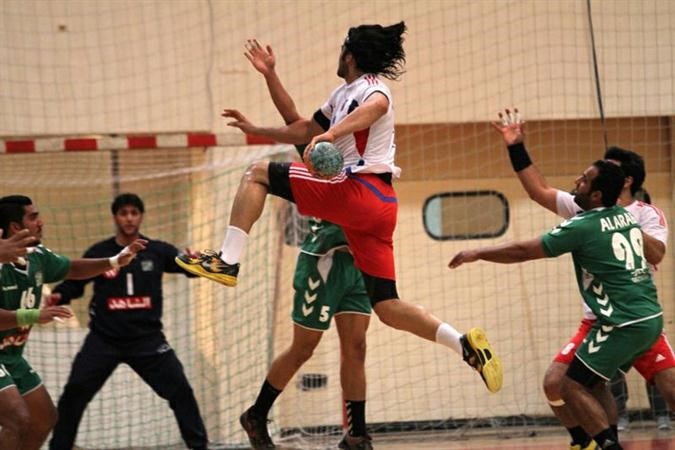 ارتقاء وتصويب قوي على المرمى الاخضر