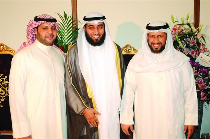 عبداللطيف العميري ومحمد الديحاني يهنئان