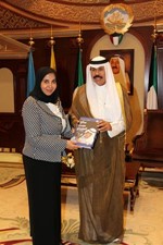سمو ولي العهد الشيخ نواف الاحمد مستقبلا الشيخة دسعاد الصباح