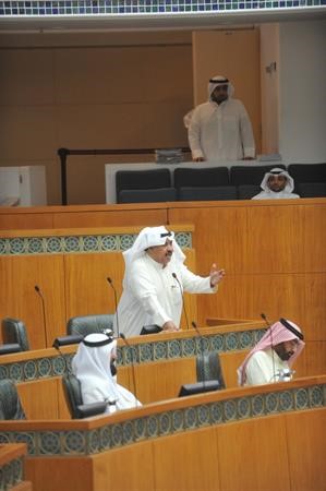 خلف دميثير