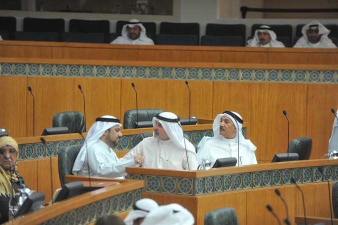 عدنان المطوع وصالح عاشور وديوسف الزلزلة
