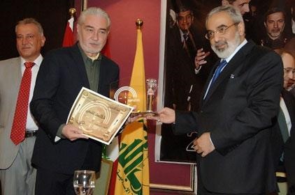 وزير الاعلام السوري عمران الزعبي يكرم نجدت انزور