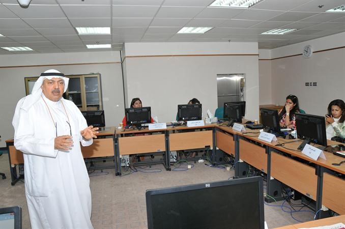 جانب من محاضرة الزميل حسن الصايغ	محمد خلوصي