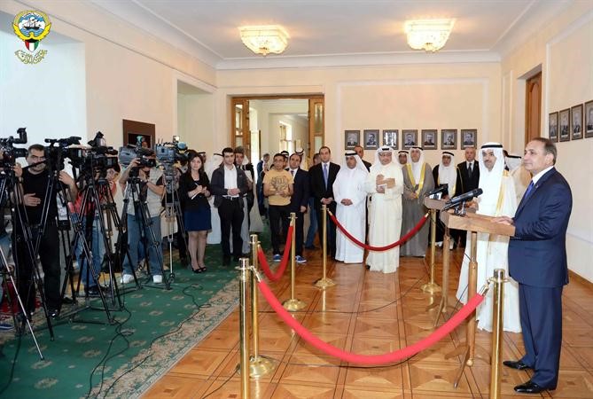 الراشد متحدثا في المؤتمر الصحافي مع رئيس المجلس الوطني الارميني هوفيك ابراهاميان