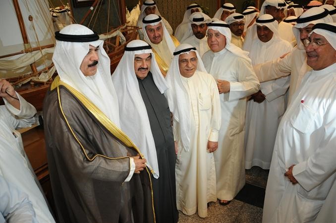 سمو الشيخ ناصر المحمد والشيخ محمد الخالد في استقبال الحضور	هاني الشمري