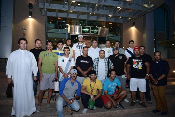 مجموعة من محبى سيارات دودج والفا روميو