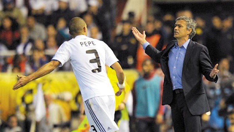 مورينيو يودع ريال مدريد بعد ان اثار العديد من المشاكل مع اللاعبين