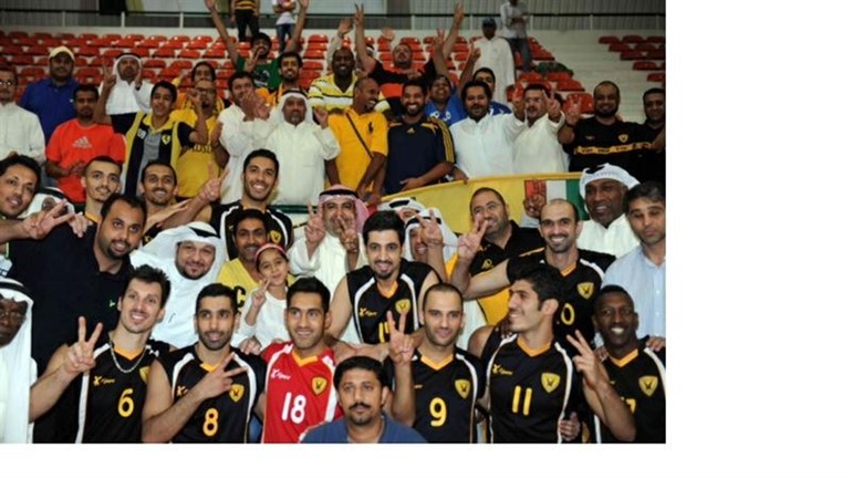 رئيس نادي القادسية الشيخ خالد الفهد معابطالكاس الاتحاد