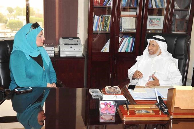  دشهاب المهندي متحدثا للزميلة حنان عبدالمعبود﻿