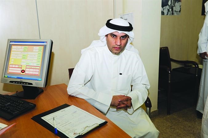 عبدالله الكندري يسجل ترشيحه