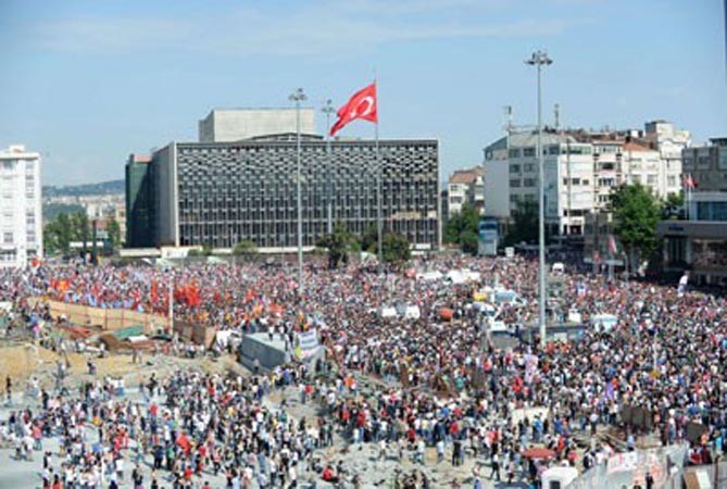 تحليل لـ «رويترز»: استمرار تصاعد الغضب ضد تسلط أردوغان لا يلغي أنه لايزال أكثر الساسة شعبية في تركيا