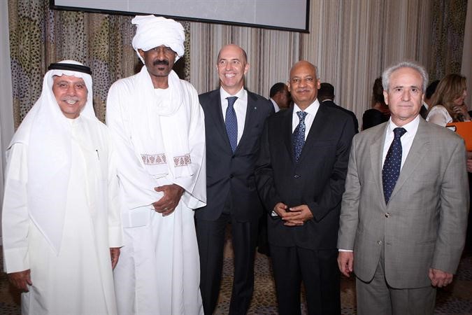 السفير الايطالي متوسطا سفيري مصر والسودان 	متين غوزال