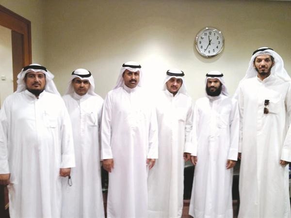 جانب من اصحاب القسائم في N1 في جابر الاحمد عقب اجتماعهم بالوزير الابراهيم