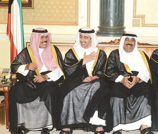 سمو ولي العهد والشيخ مشعل الاحمد والشيخ عبد الله بن زايد﻿