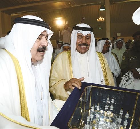 هدية تذكارية لسمو ولي العهد﻿