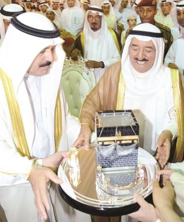 هدية تذكارية لصاحب السمو الامير﻿