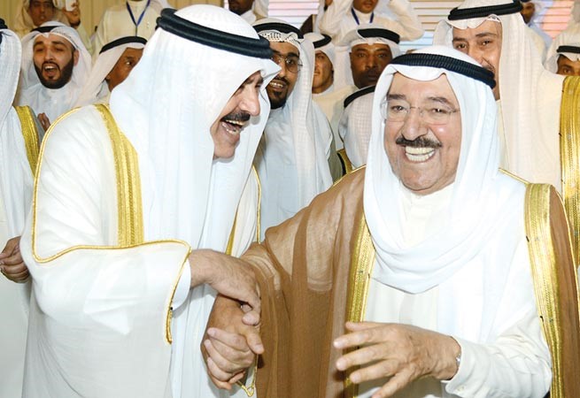 صاحب السمو الامير الشيخ صباح الاحمد مع شيخ قبيلة عنزة مسلط الهذال