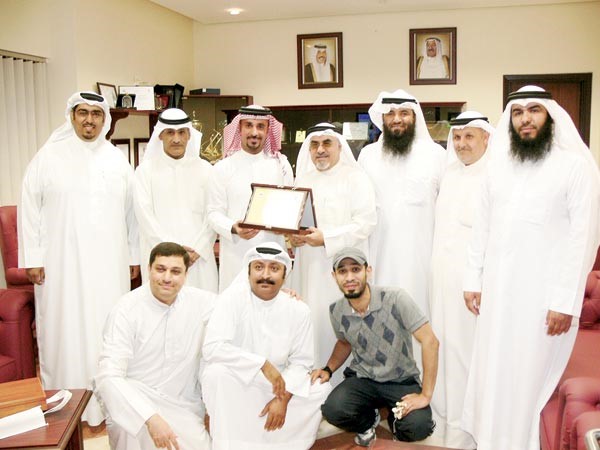 نادي الصم خلال استقباله الوفد البحريني