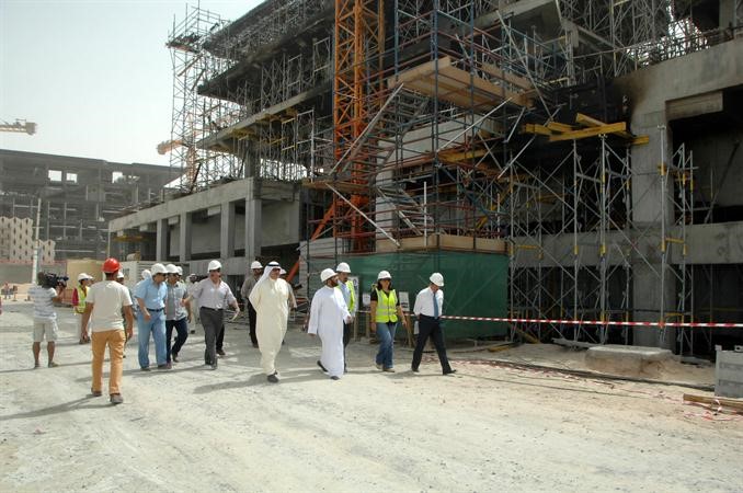 درنا الفارس خلال جولة في المدينة