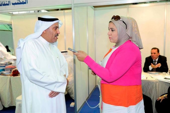 دفريح العنزي متحدثا للزميلة الاء خليفة تصوير هاني عبدالله