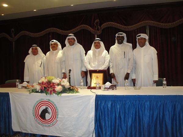 الشيخ ضاري الفهد خلال الجمعية العمومية