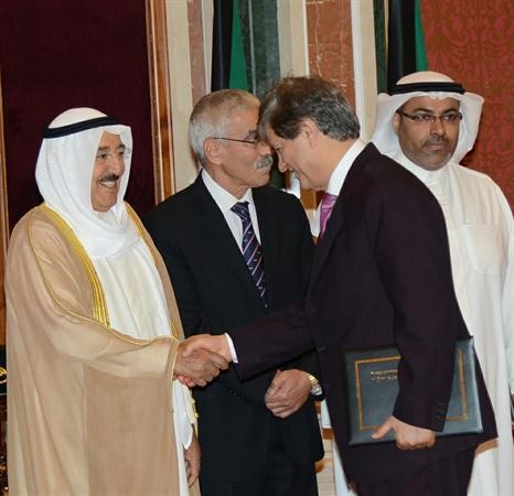 صاحب السمو الامير مرحبا باحد الفائزين
