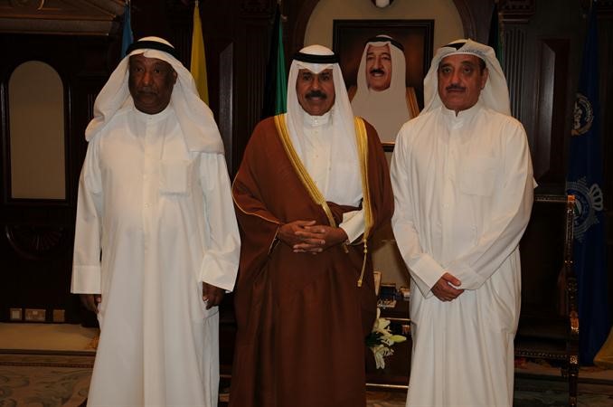 سمو ولي العهد مستقبلا الفريق مخليل الشمالى واللواء معبداللطيف الوهيب