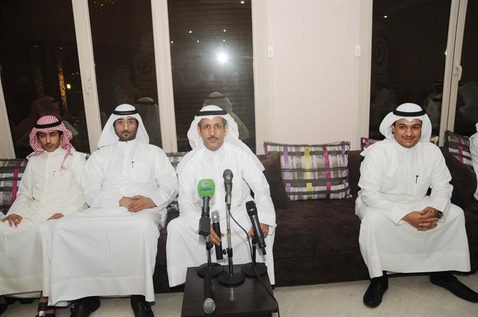 المتحدثون في ندوة الكويت في مفترق طرق انور الكندري
