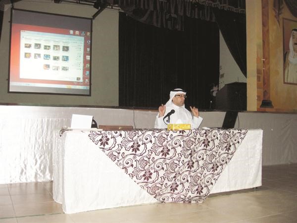علاء الجابر محاضرا ﻿