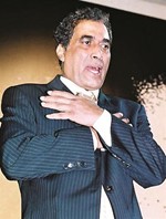 الراحل احمد زكي ﻿