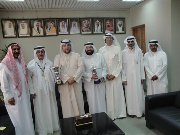 عبدالمحسن المطيري مستقبلا العوضي واللاعبين