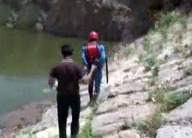 بالفيديو.. ثعبان عملاق وراء غرق الزوجين اليمنيين في مياه سد