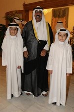 الشيخ مشعل ولقطة تذكارية مع عبدالرحمن وابراهيم الجسار