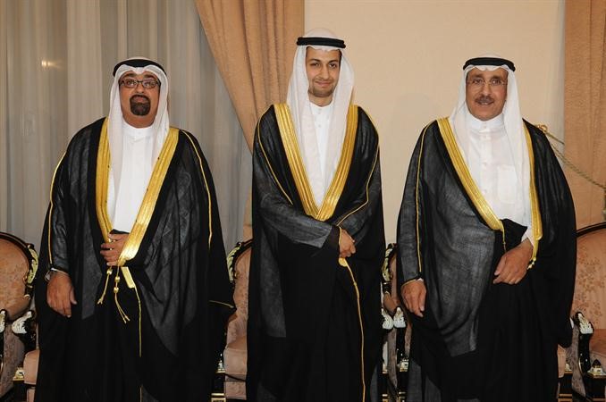 المعرس خالد الجسار متوسطا والده ماحمد الجسار وعمه سالم السنان