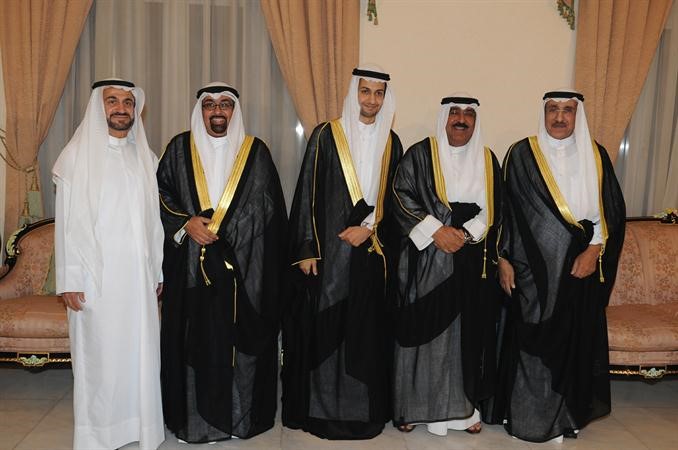 الشيخ مشعل الاحمد مباركا