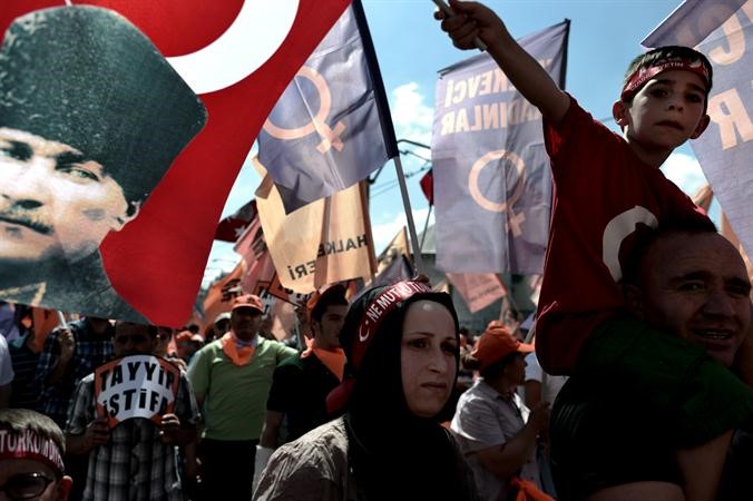 جانب من الاحتجاجات في ميدان تقسيم امس افپ