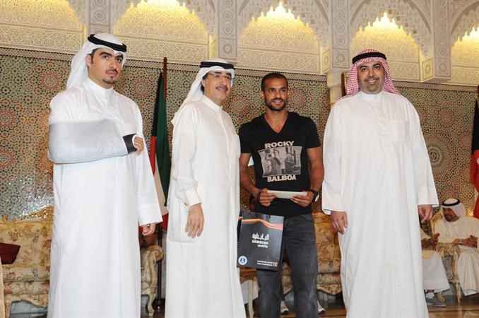 الفهد والبابطين يكرمان النجم بدر المطوع 