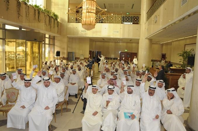 الجمعية العمومية توافق بالاغلبية على طلب عزيز العنزي اقفال باب النقاش والموافقة على التقريرين المالي والاداري﻿