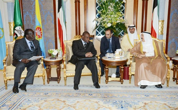 صاحب السمو الامير خلال لقائه المبعوث الخاص لرئيس بروندي